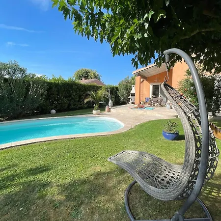 Confortable With Pool 4br 6-8 People *