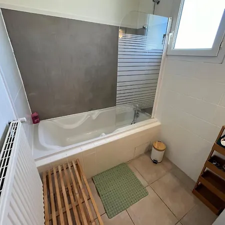Holiday home Confortable With Pool 4br 6-8 People Montelimar
