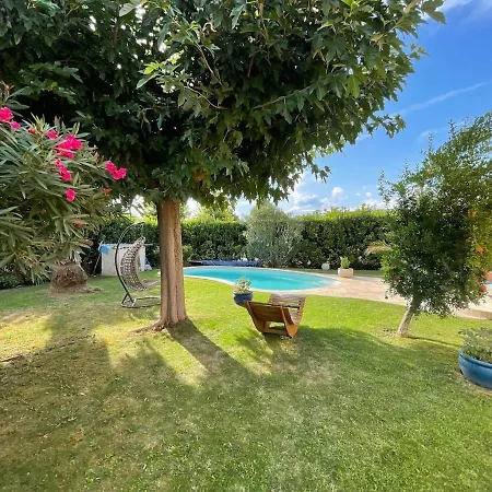 Confortable With Pool 4br 6-8 People Holiday home