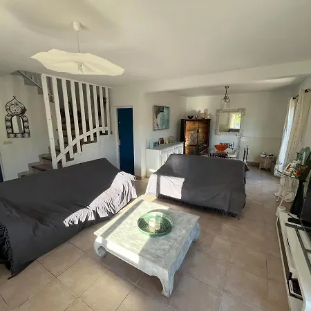 Confortable With Pool 4br 6-8 People