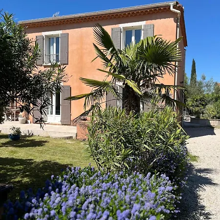 Confortable With Pool 4br 6-8 People Holiday home *